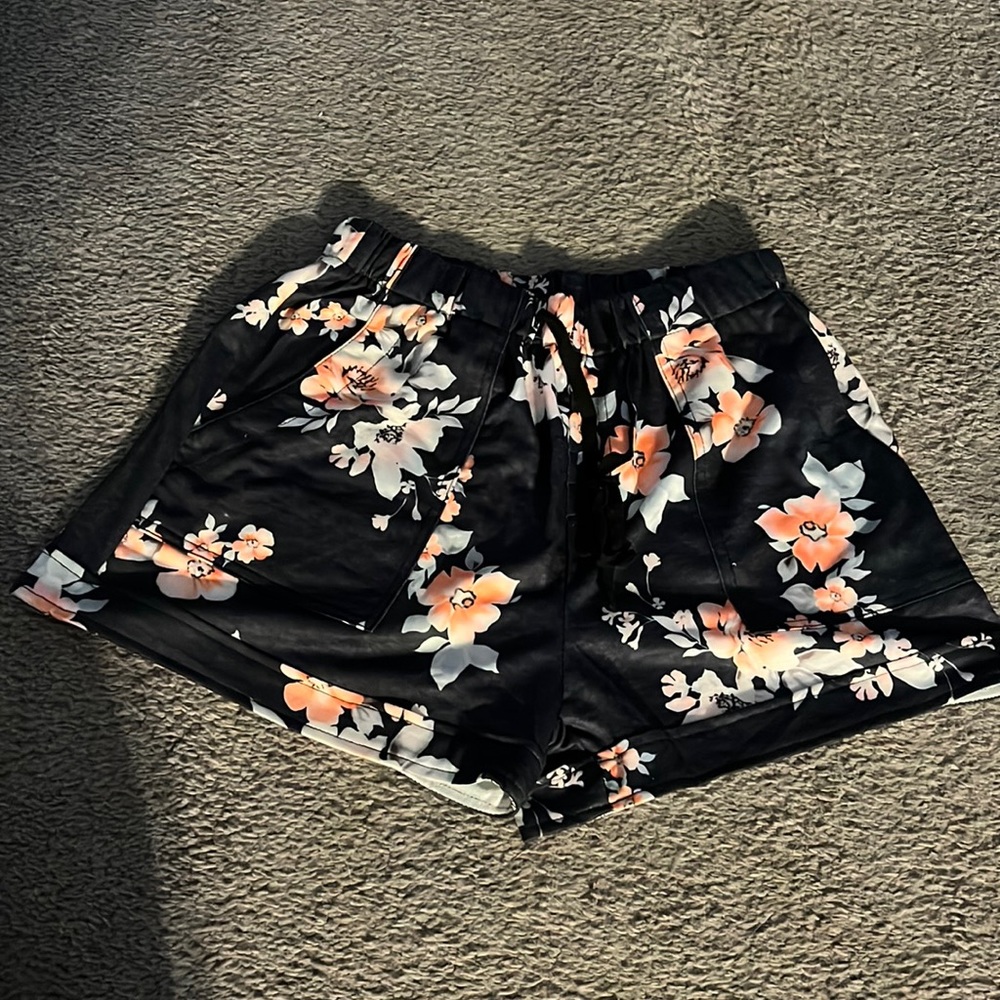Comfy floral Shorts